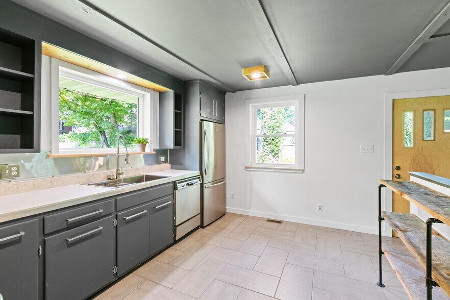 Building Photo - 68 Wilshire Dr