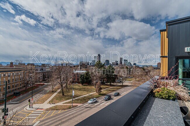 Building Photo - 1601 Park Ave