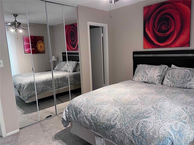 Building Photo - 1700 SW 16th Ct