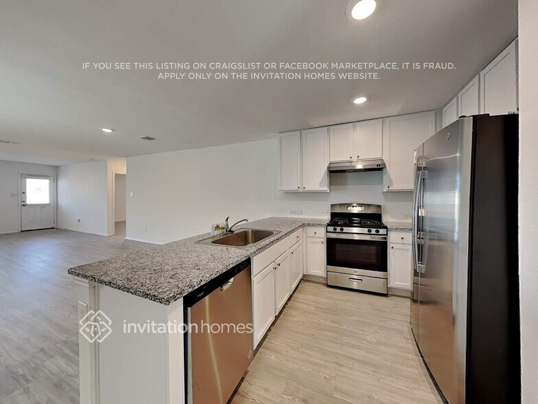 Building Photo - 10515 McClintock Dr