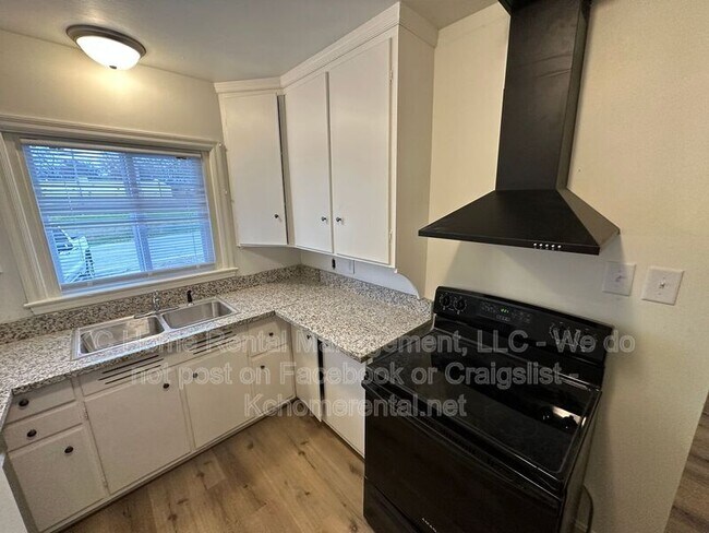 Building Photo - 4748 Eastern Ave