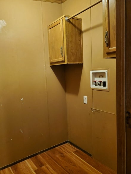 Building Photo - 457 Petty St