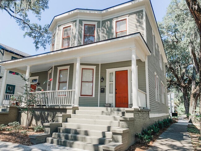 Primary Photo - 2501 Barnard St