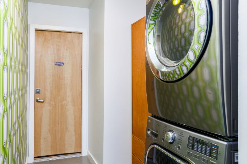 Building Photo - 3202 Santa Monica Dr