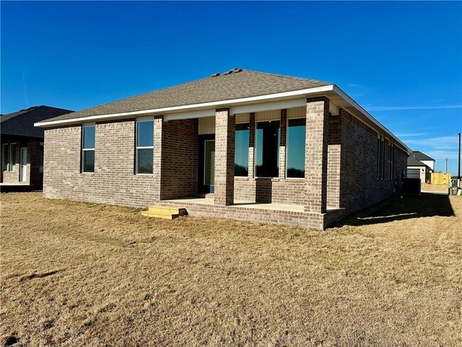 Building Photo - 2421 Longfellow Dr