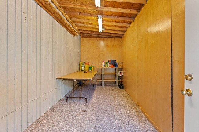 Building Photo - Stylish 3BR Beaverton Ranch w/ RV Parking & Hot Tub