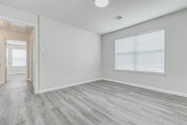 Building Photo - 7027 Parkford Meadow Dr