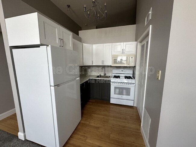 Building Photo - 217 W Main St