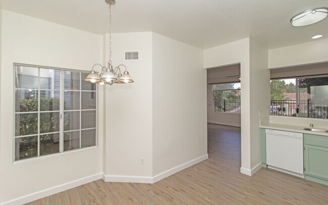 Building Photo - Home in the Community of Del Mar Highlands!