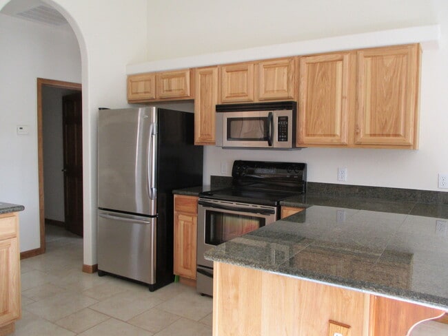 Building Photo - Unfurnished 3 Bed, 2 Bath Home for Rent in...