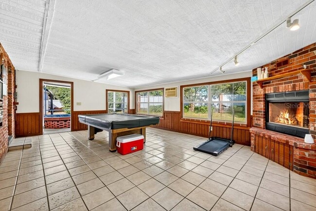 Building Photo - 223 Denese Ln