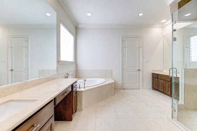 Building Photo - 2422 Camden Creek Ln