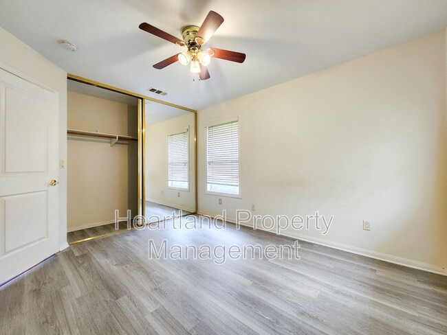 Building Photo - 9617 Tropico Dr