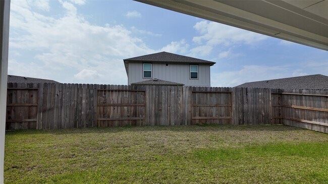 Building Photo - 16702 Sterling Clf St