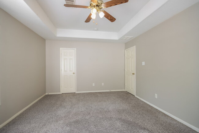 Building Photo - 12151 Landsdown Ridge Way