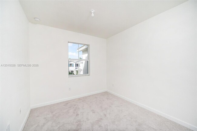 Building Photo - 2642 SE 10th St