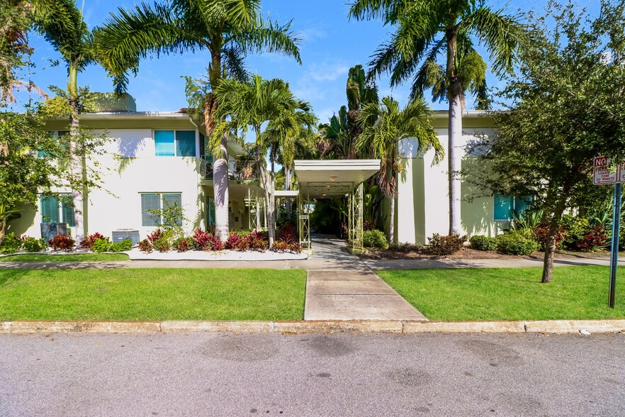Interior Photo - 301 4th Ave N, St Petersburg, FL 33701