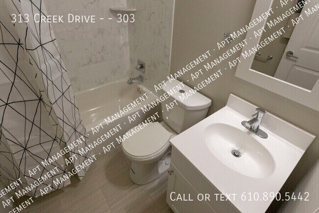 Building Photo - 313 Creek Dr