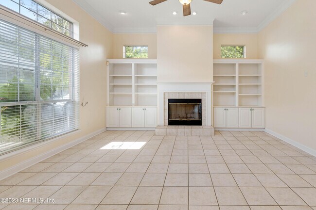 Building Photo - 429 Sea Spray Ln