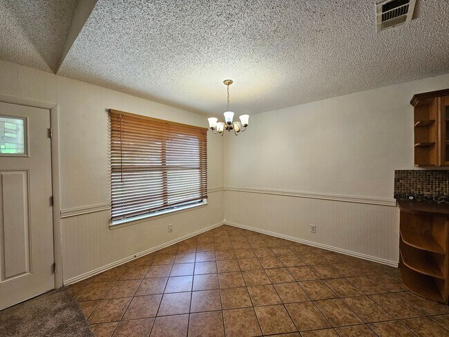 Building Photo - 3201 Paintrock Dr