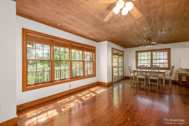 Building Photo - 50 Garvin Dr