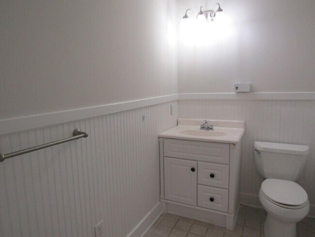 Building Photo - 703 Tradewind Ct