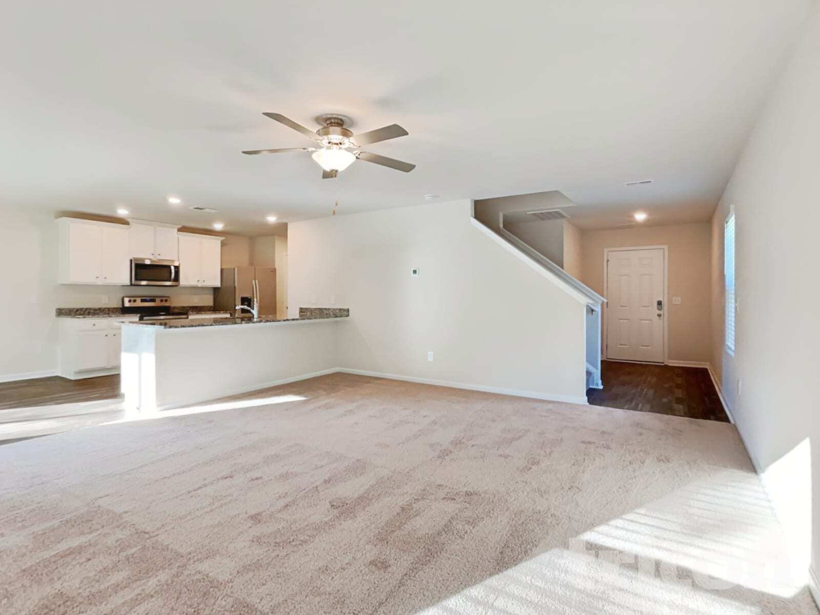 Building Photo - 2118 Southlea Dr