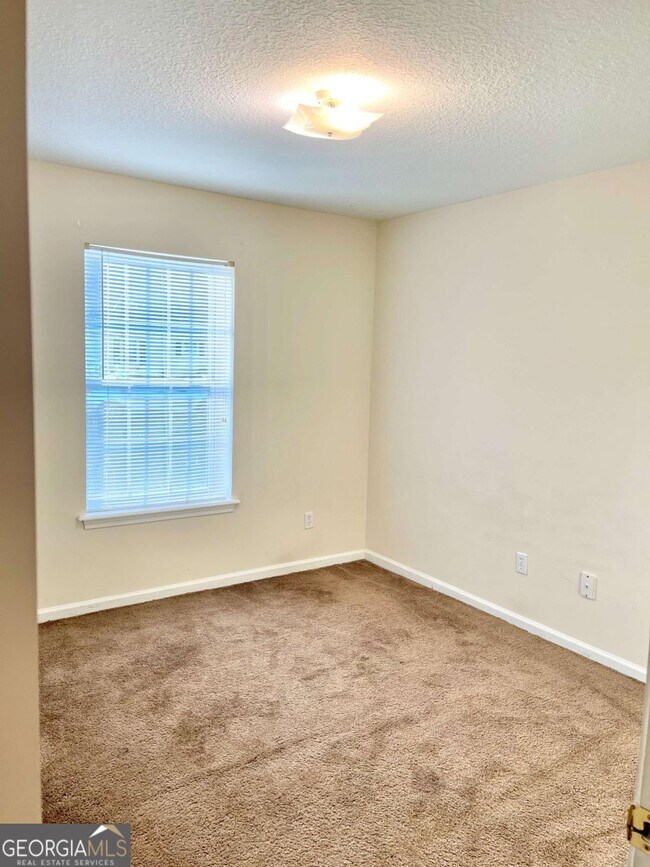 Building Photo - 409 Lawnwood Ct