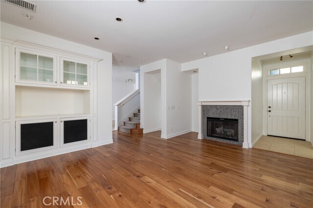 Building Photo - 2500 Bungalow Pl