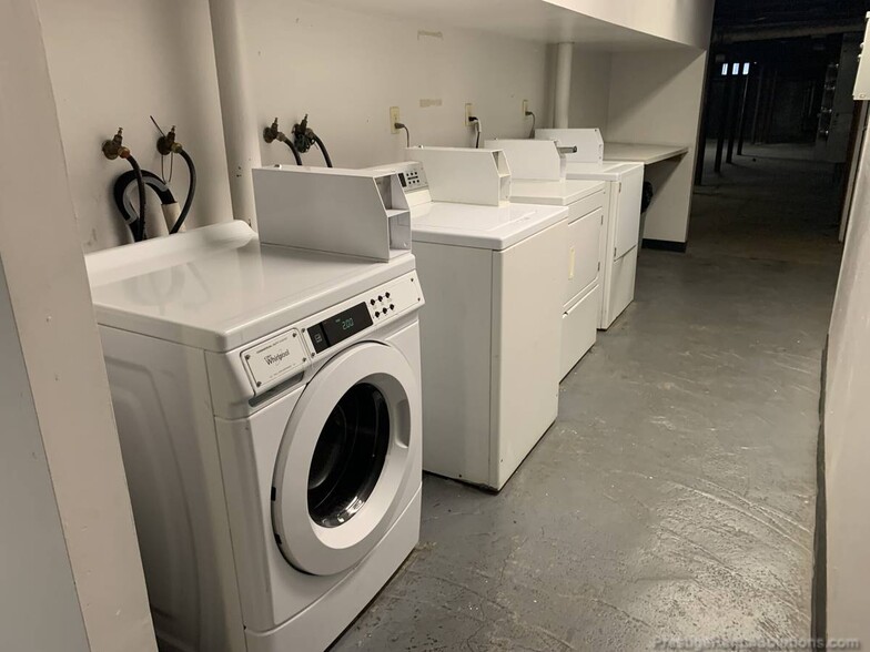 Building Photo - 30 Russell St