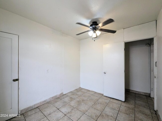 Building Photo - 1314 W Whitton Ave