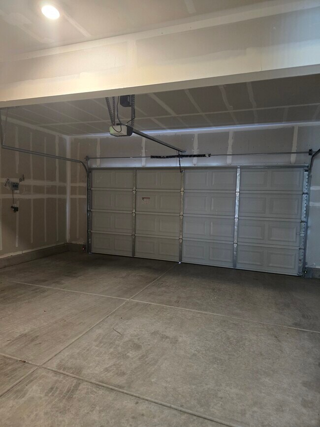 Building Photo - 8911 Osterville Wy