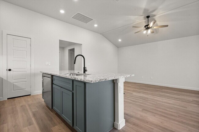 Building Photo - 2617 Garland Ave