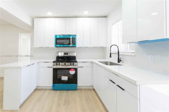 Building Photo - 1167 NW 9th Ave