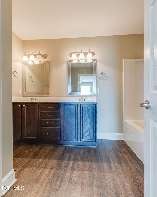 Building Photo - For Rent — Modern Duplex Near Historic Jonesborough