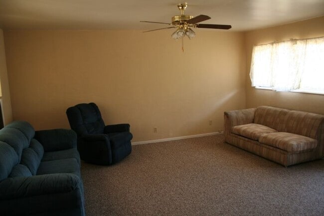 Building Photo - Lovely single story home in Buena Park