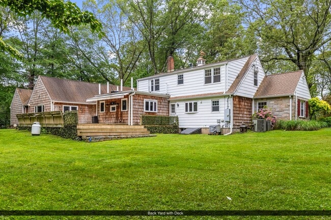 Building Photo - 190 E Rocks Rd