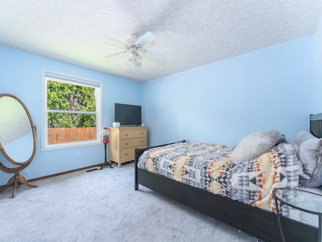 Building Photo - 11811 SE Koala Dr