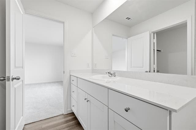 Building Photo - 2120 Mdw Pk Dr