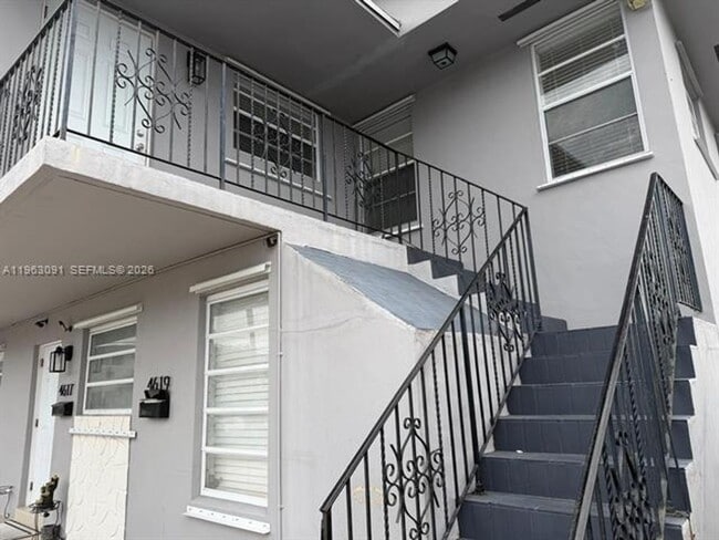 Building Photo - 4617 NW 2nd Terrace