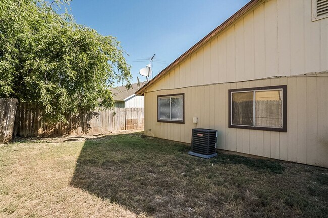 Building Photo - 612 Greenlawn Blvd