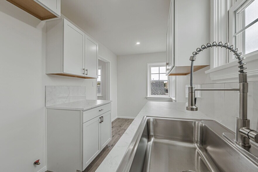 Building Photo - 3841 Arlington Ave