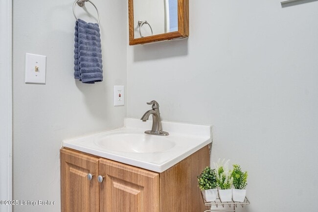 Building Photo - 1017 S Shelby St