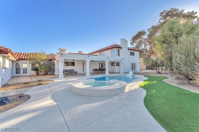 Building Photo - 2868 Vista Del Sol Ave
