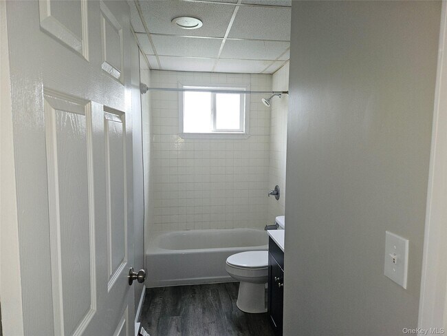 Building Photo - 103 Wickham Ave