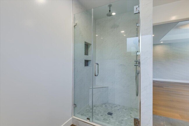 Building Photo - 1210 Larnel Pl