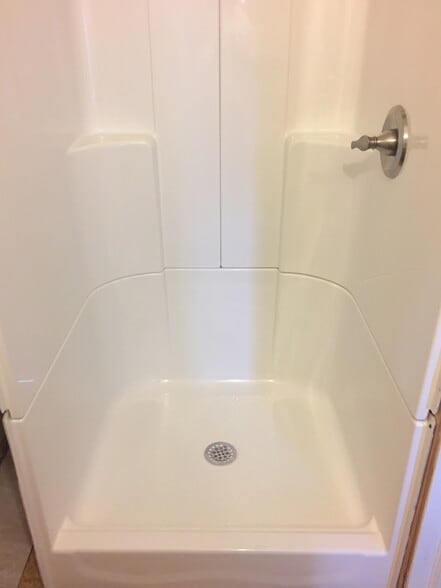 Stand-up shower alt. view - 350 Cobun Avenue