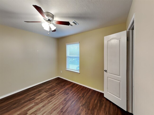 Building Photo - 15326 Boulder Hollow Ln