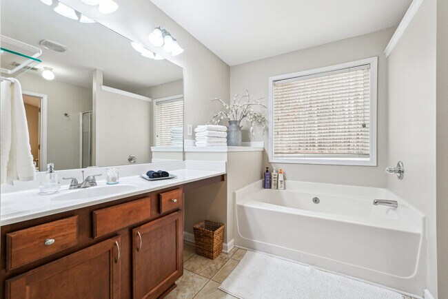 Building Photo - 396 Grenier Terrace NE