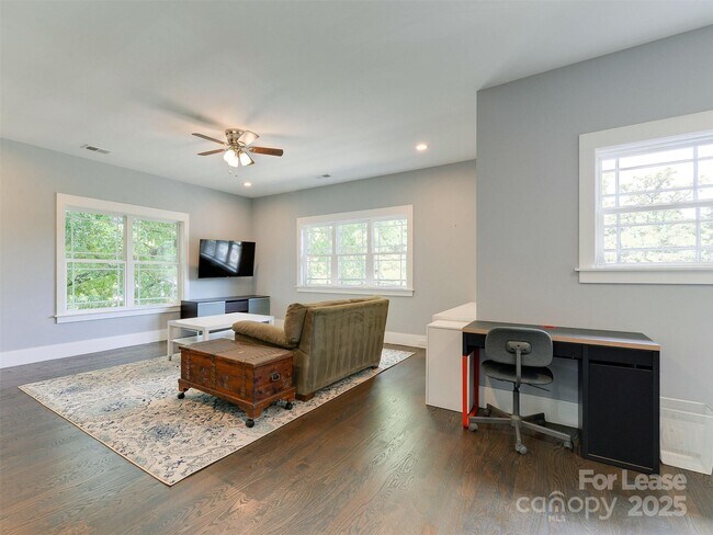 Building Photo - 3024 Yadkin Ave